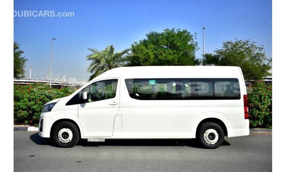 Acheter Import Voiture Toyota Hiace Blanc à Import - Dubai, Central Acheter Import Voiture Toyota Hiace Blanc à Import - Dubai, Central