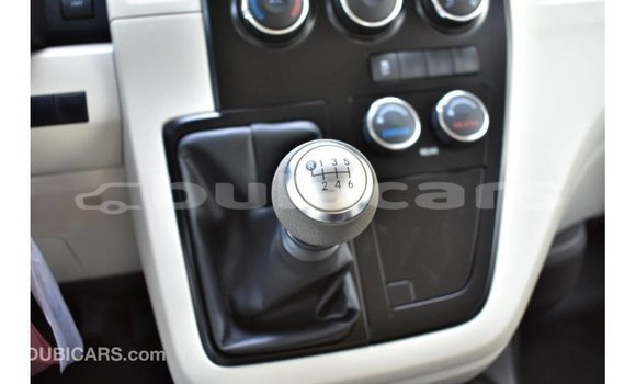 Acheter Import Voiture Toyota Hiace Blanc à Import - Dubai, Central Acheter Import Voiture Toyota Hiace Blanc à Import - Dubai, Central