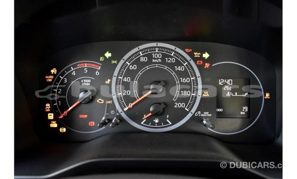 Acheter Import Voiture Toyota Hiace Blanc à Import - Dubai, Central Acheter Import Voiture Toyota Hiace Blanc à Import - Dubai, Central