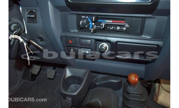 Acheter Import Voiture Toyota Land Cruiser Gris à Import - Dubai, Central Acheter Import Voiture Toyota Land Cruiser Gris à Import - Dubai, Central