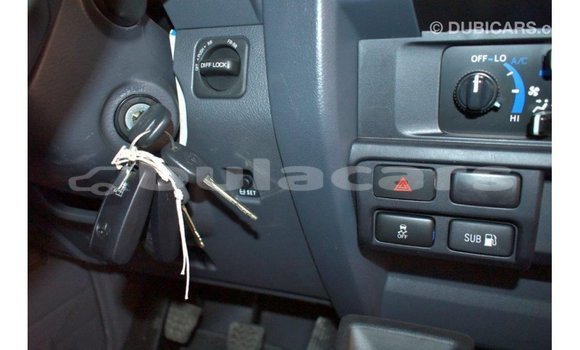Acheter Import Voiture Toyota Land Cruiser Gris à Import - Dubai, Central Acheter Import Voiture Toyota Land Cruiser Gris à Import - Dubai, Central