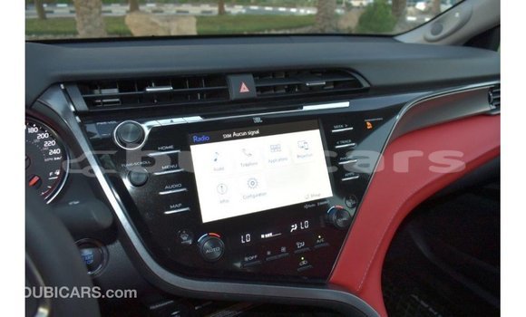 Acheter Import Voiture Toyota Camry Blanc à Import - Dubai, Central Acheter Import Voiture Toyota Camry Blanc à Import - Dubai, Central