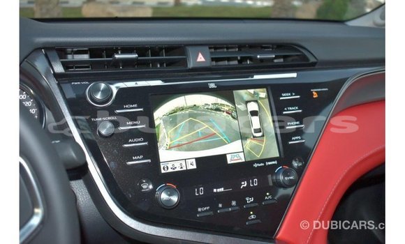 Acheter Import Voiture Toyota Camry Blanc à Import - Dubai, Central Acheter Import Voiture Toyota Camry Blanc à Import - Dubai, Central