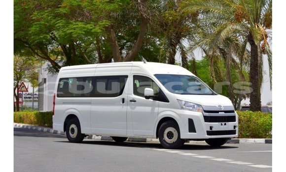Acheter Import Voiture Toyota Hiace Blanc à Import - Dubai, Central Acheter Import Voiture Toyota Hiace Blanc à Import - Dubai, Central
