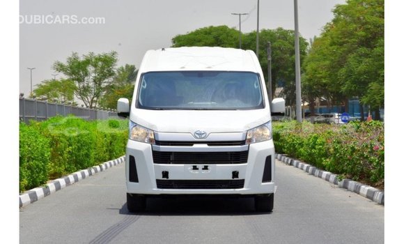Acheter Import Voiture Toyota Hiace Blanc à Import - Dubai, Central Acheter Import Voiture Toyota Hiace Blanc à Import - Dubai, Central