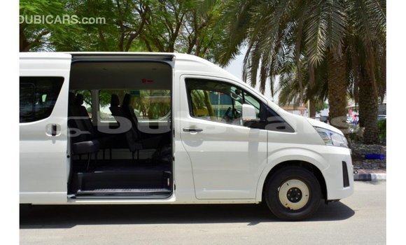Acheter Import Voiture Toyota Hiace Blanc à Import - Dubai, Central Acheter Import Voiture Toyota Hiace Blanc à Import - Dubai, Central