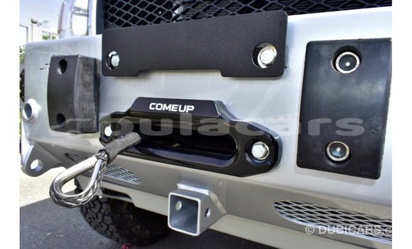 Acheter Import Voiture Toyota Land Cruiser Gris à Import - Dubai, Central Acheter Import Voiture Toyota Land Cruiser Gris à Import - Dubai, Central