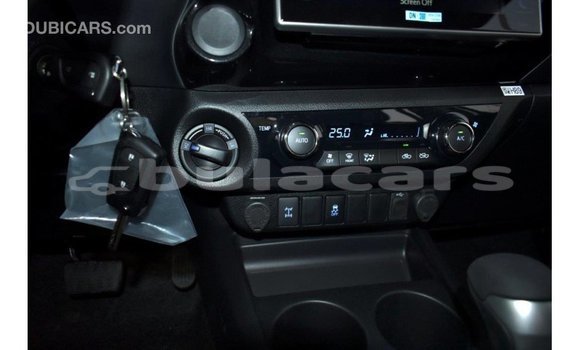Acheter Import Voiture Toyota Hilux Gris à Import - Dubai, Central Acheter Import Voiture Toyota Hilux Gris à Import - Dubai, Central