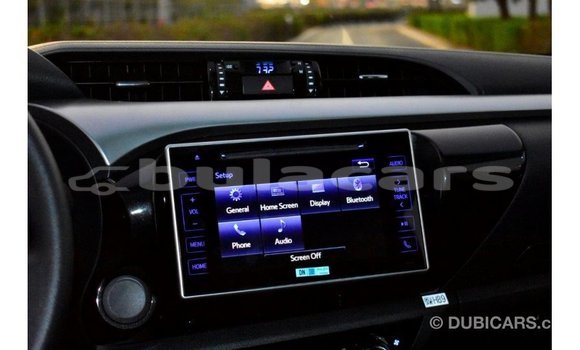 Acheter Import Voiture Toyota Hilux Gris à Import - Dubai, Central Acheter Import Voiture Toyota Hilux Gris à Import - Dubai, Central