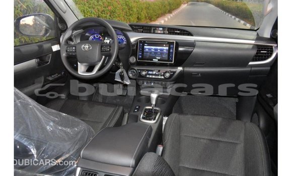 Acheter Import Voiture Toyota Hilux Gris à Import - Dubai, Central Acheter Import Voiture Toyota Hilux Gris à Import - Dubai, Central