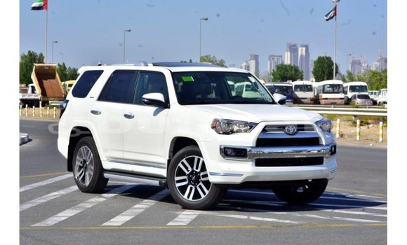 Acheter Import Voiture Toyota 4Runner Blanc à Import - Dubai, Central Acheter Import Voiture Toyota 4Runner Blanc à Import - Dubai, Central