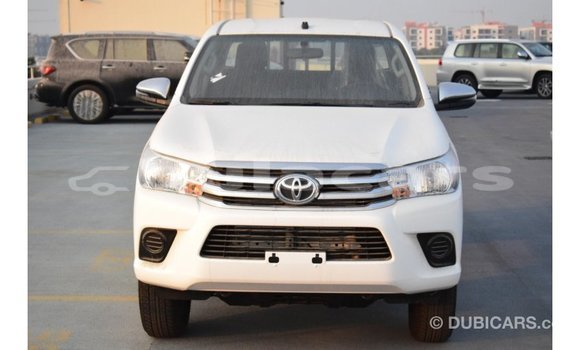 Acheter Import Voiture Toyota Hilux Blanc à Import - Dubai, Central Acheter Import Voiture Toyota Hilux Blanc à Import - Dubai, Central