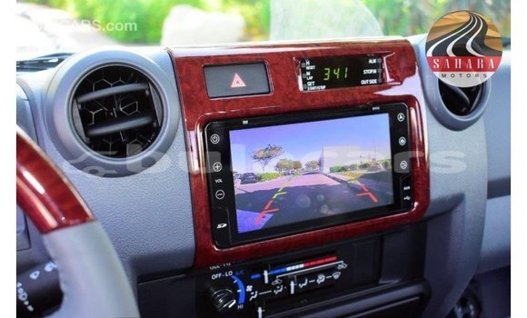 Acheter Import Voiture Toyota Land Cruiser Rouge à Import - Dubai, Central Acheter Import Voiture Toyota Land Cruiser Rouge à Import - Dubai, Central