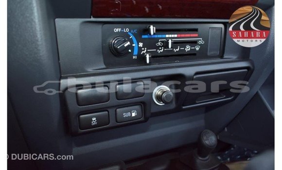 Acheter Import Voiture Toyota Land Cruiser Rouge à Import - Dubai, Central Acheter Import Voiture Toyota Land Cruiser Rouge à Import - Dubai, Central