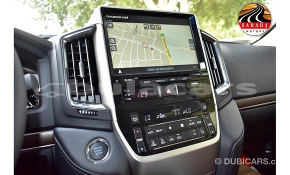 Acheter Import Voiture Toyota Land Cruiser Noir à Import - Dubai, Central Acheter Import Voiture Toyota Land Cruiser Noir à Import - Dubai, Central