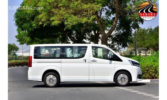 Acheter Import Voiture Toyota Granvia Blanc à Import - Dubai, Central Acheter Import Voiture Toyota Granvia Blanc à Import - Dubai, Central
