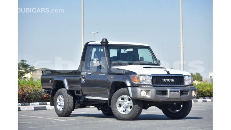 Big with watermark toyota land cruiser central import dubai 5574
