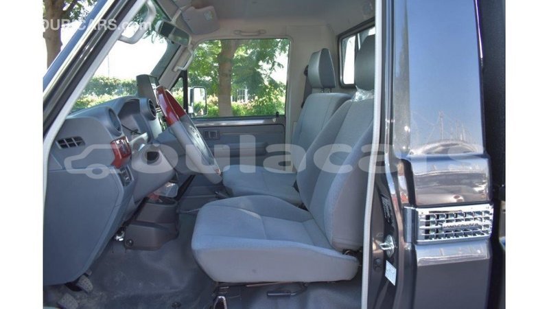 Big with watermark toyota land cruiser central import dubai 5574