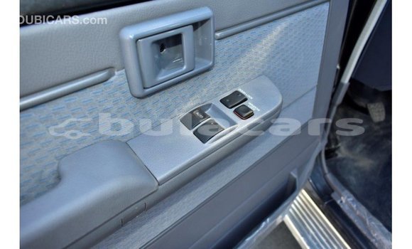 Acheter Import Voiture Toyota Land Cruiser Gris à Import - Dubai, Central Acheter Import Voiture Toyota Land Cruiser Gris à Import - Dubai, Central