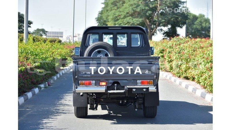 Big with watermark toyota land cruiser central import dubai 5574