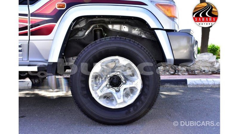 Big with watermark toyota land cruiser central import dubai 5575