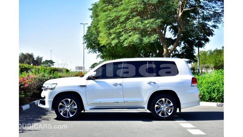Big with watermark toyota land cruiser central import dubai 5576