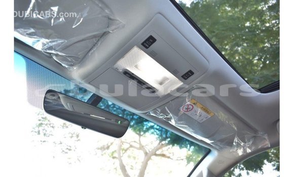 Acheter Import Voiture Toyota Land Cruiser Blanc à Import - Dubai, Central Acheter Import Voiture Toyota Land Cruiser Blanc à Import - Dubai, Central