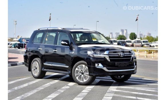 Acheter Import Voiture Toyota Land Cruiser Noir à Import - Dubai, Central Acheter Import Voiture Toyota Land Cruiser Noir à Import - Dubai, Central