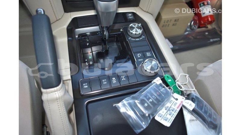 Big with watermark toyota land cruiser central import dubai 5577