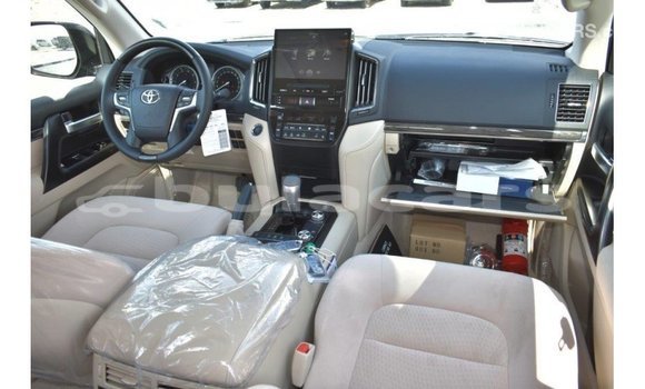 Acheter Import Voiture Toyota Land Cruiser Noir à Import - Dubai, Central Acheter Import Voiture Toyota Land Cruiser Noir à Import - Dubai, Central