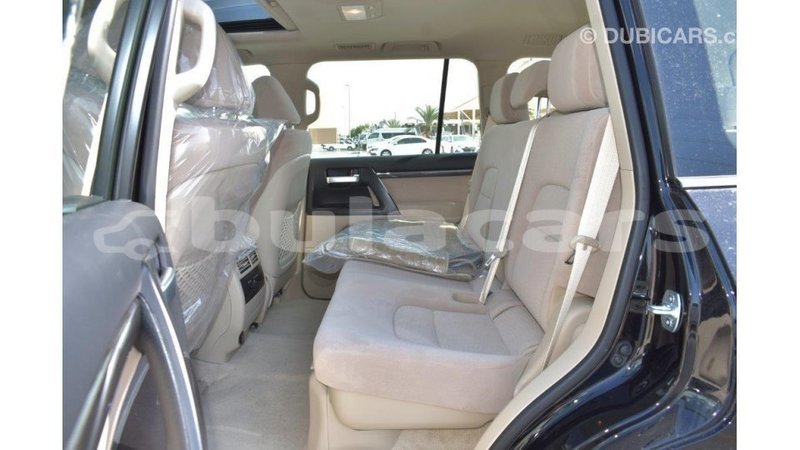 Big with watermark toyota land cruiser central import dubai 5577