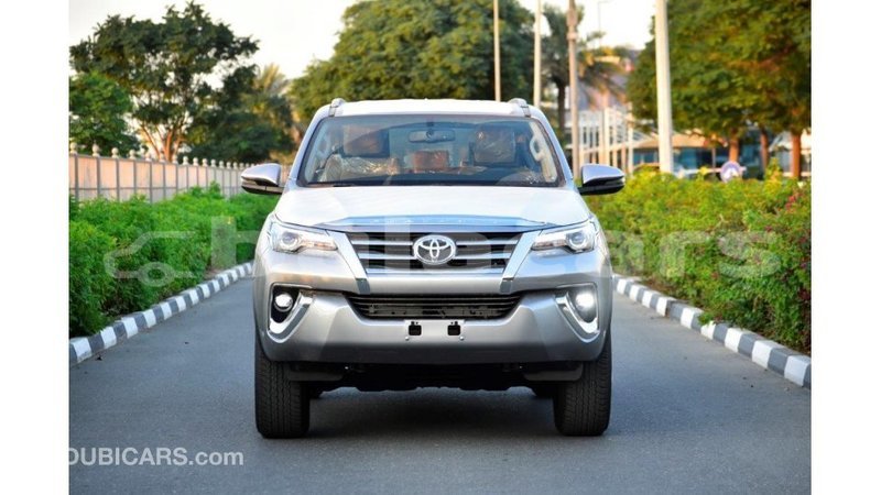 Big with watermark toyota fortuner central import dubai 5578