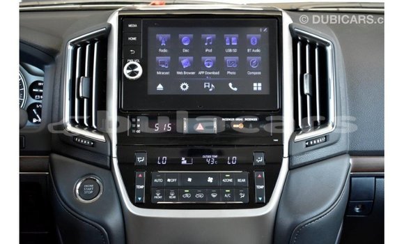 Acheter Import Voiture Toyota Land Cruiser Gris à Import - Dubai, Central Acheter Import Voiture Toyota Land Cruiser Gris à Import - Dubai, Central