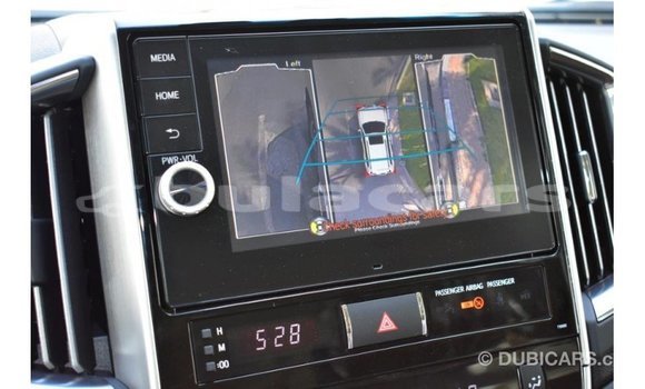 Acheter Import Voiture Toyota Land Cruiser Gris à Import - Dubai, Central Acheter Import Voiture Toyota Land Cruiser Gris à Import - Dubai, Central