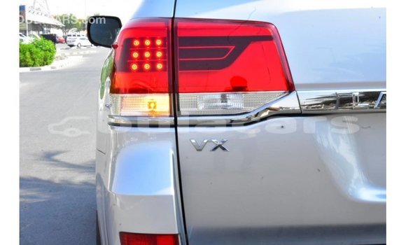 Acheter Import Voiture Toyota Land Cruiser Gris à Import - Dubai, Central Acheter Import Voiture Toyota Land Cruiser Gris à Import - Dubai, Central