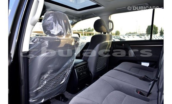 Acheter Import Voiture Toyota Land Cruiser Noir à Import - Dubai, Central Acheter Import Voiture Toyota Land Cruiser Noir à Import - Dubai, Central