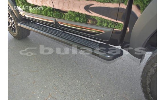 Acheter Import Voiture Toyota Hilux Noir à Import - Dubai, Central Acheter Import Voiture Toyota Hilux Noir à Import - Dubai, Central