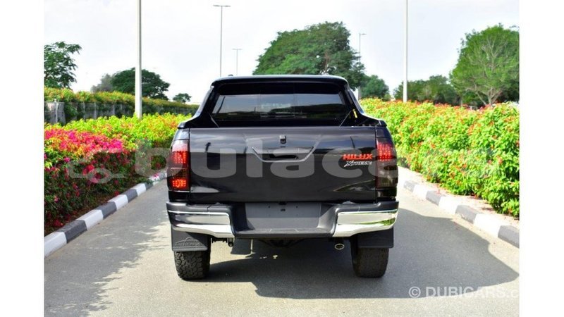 Big with watermark toyota hilux central import dubai 5582