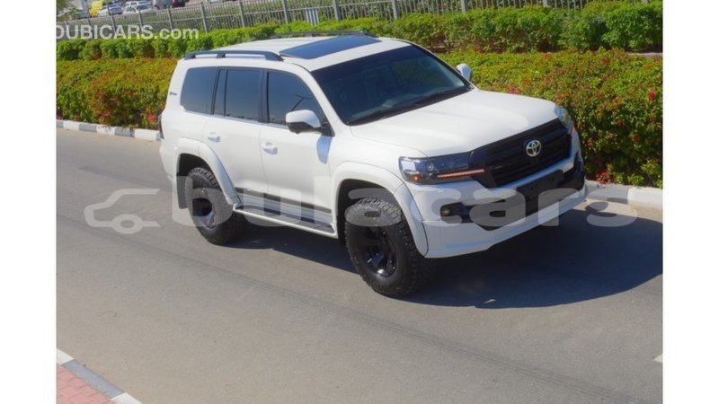Big with watermark toyota land cruiser central import dubai 5584