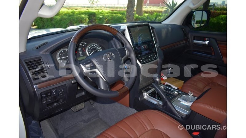 Big with watermark toyota land cruiser central import dubai 5584