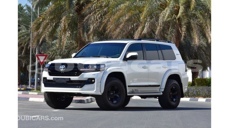Big with watermark toyota land cruiser central import dubai 5584