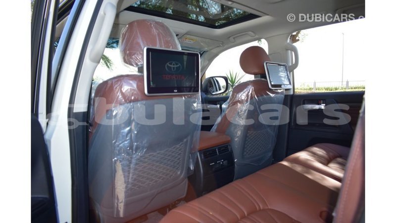 Big with watermark toyota land cruiser central import dubai 5584