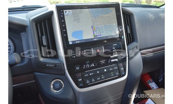 Buy Import Toyota Land Cruiser White Car in Import - Dubai in Central Buy Import Toyota Land Cruiser White Car in Import - Dubai in Central