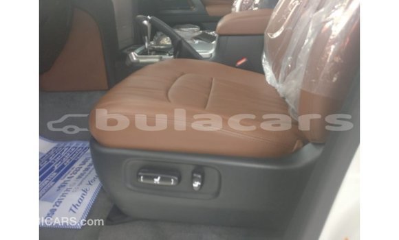 Buy Import Toyota Land Cruiser White Car in Import - Dubai in Central Buy Import Toyota Land Cruiser White Car in Import - Dubai in Central