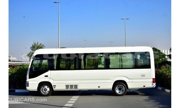 Acheter Import Voiture Toyota Coaster Blanc à Import - Dubai, Central Acheter Import Voiture Toyota Coaster Blanc à Import - Dubai, Central