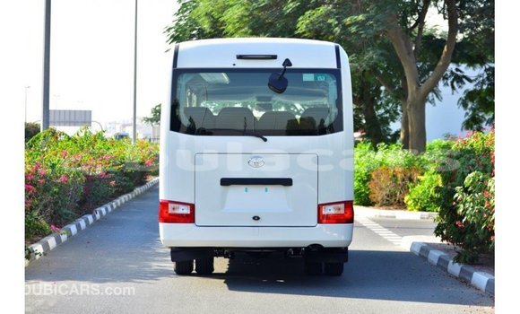 Acheter Import Voiture Toyota Coaster Blanc à Import - Dubai, Central Acheter Import Voiture Toyota Coaster Blanc à Import - Dubai, Central