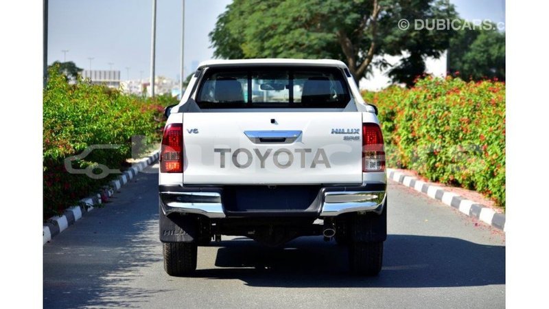 Big with watermark toyota hilux central import dubai 5587