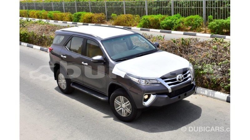 Big with watermark toyota fortuner central import dubai 5588