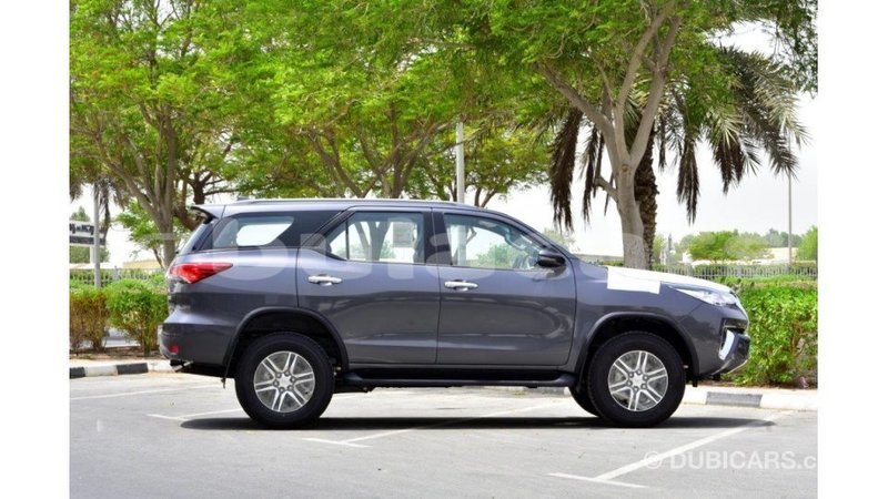 Big with watermark toyota fortuner central import dubai 5588