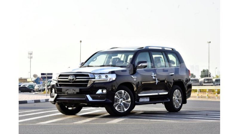 Big with watermark toyota land cruiser central import dubai 5589